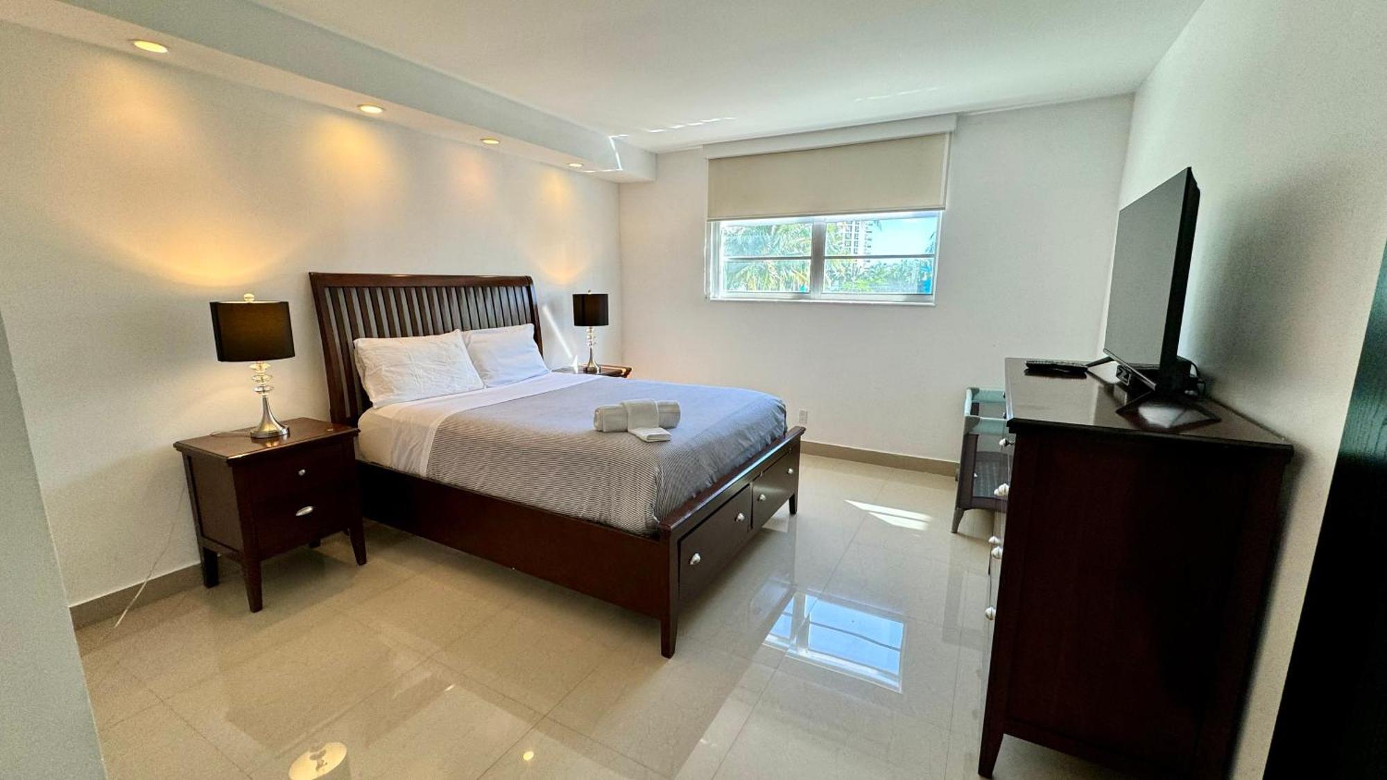 Sunny Isles, Beach Life! Parking Included Маями Бийч Екстериор снимка