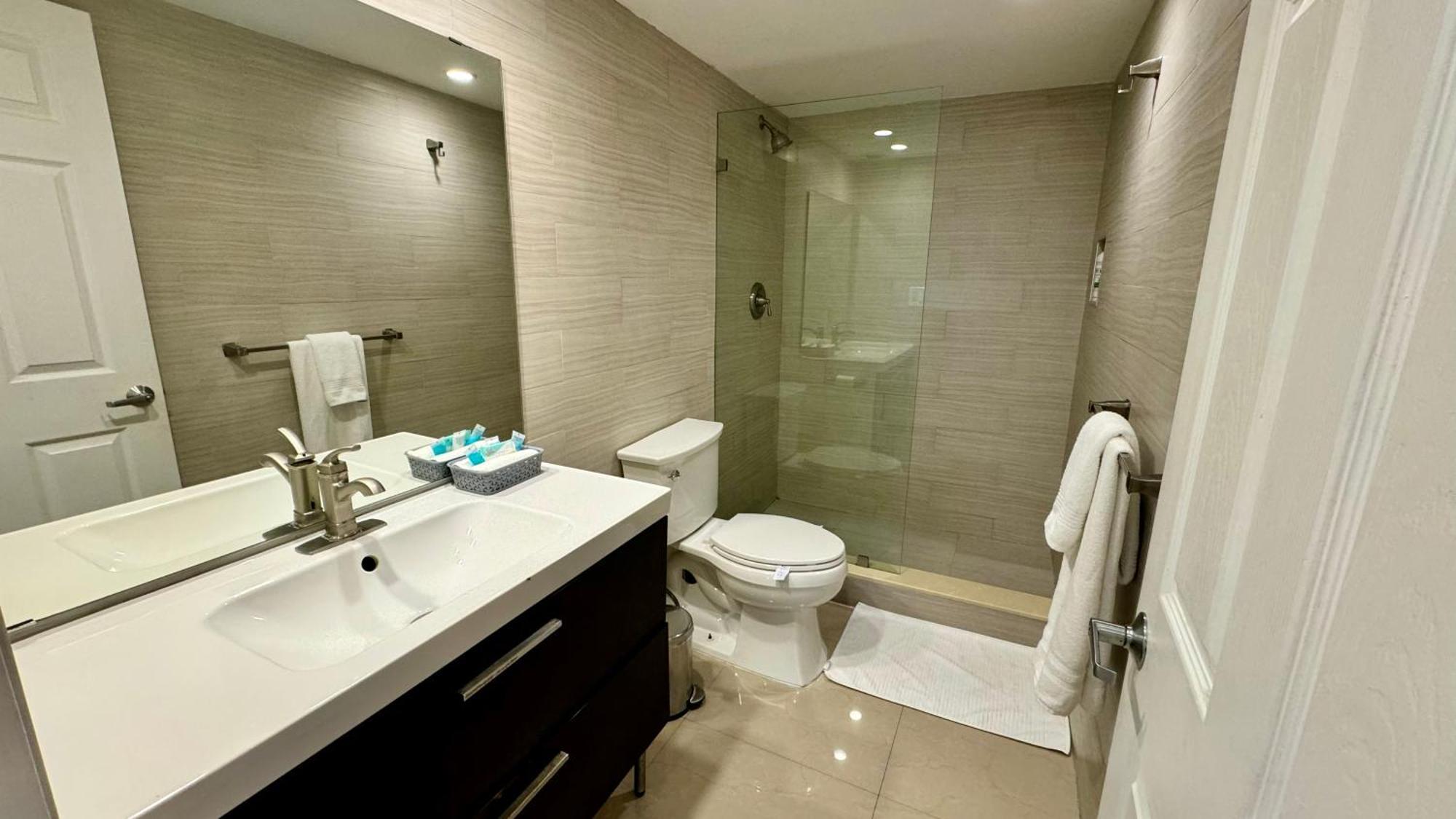 Sunny Isles, Beach Life! Parking Included Маями Бийч Екстериор снимка