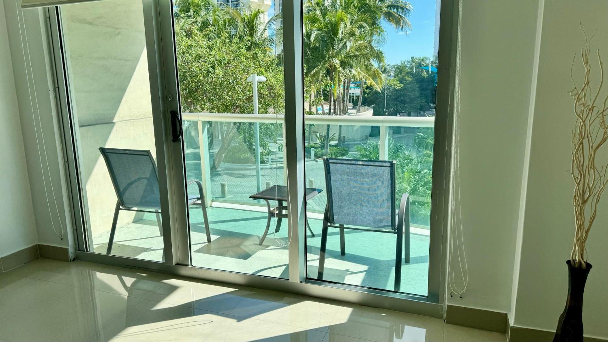 Sunny Isles, Beach Life! Parking Included Маями Бийч Екстериор снимка
